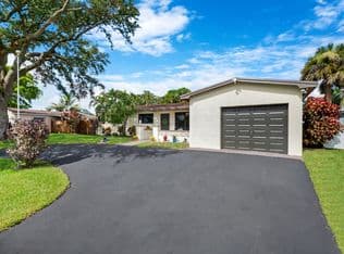 4-bedroom Single-Family Home — 510 NW 93rd Terrace, Pembroke Pines, 33024