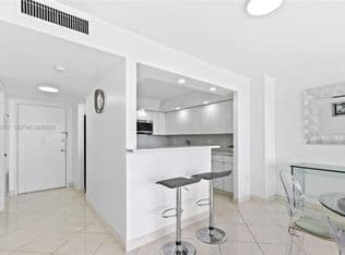 1+1 Condo — 18021 Biscayne Blvd APT 1003, Aventura, 33160