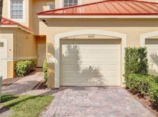 3+1 Townhouse — 4183 Crystal Lake Dr, Pompano Beach, 33064