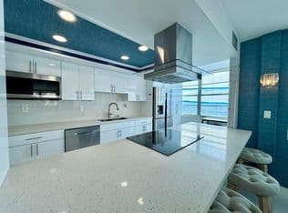 2-bedroom Condo — 18051 Biscayne Blvd APT 1604, Aventura, 33160