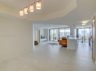 3+1 Condo — 3600 Yacht Club Dr APT 703, Aventura, 33180
