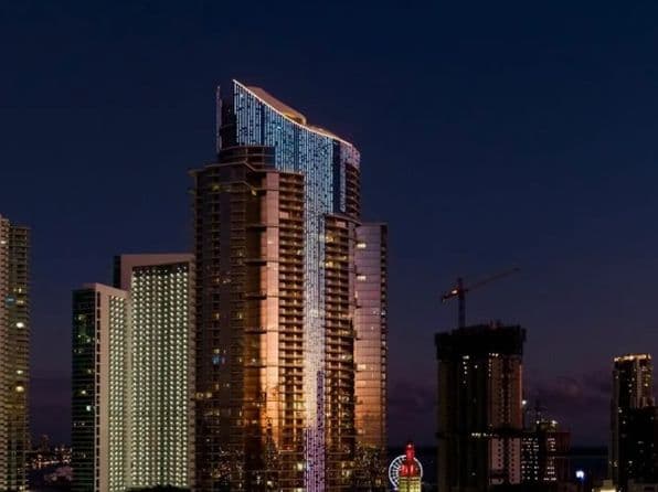 2-bedroom Auction — 851 NE 1st Ave #4008, Miami, FL 33132