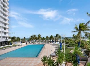 Condo — 100 Lincoln Rd #607, Miami Beach, 33139
