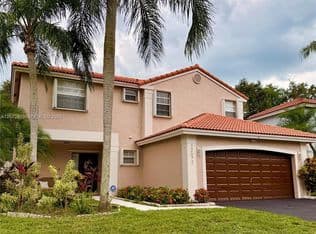 5-bedroom Single-Family Home — 12672 NW 11th Ct, Fort Lauderdale, 33323