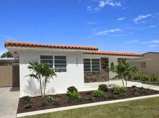 4+1 Müstakil ev — 1781 SW 13th St, Miami, 33145