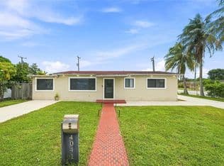 3+1 Müstakil ev — 4041 W 8th Ave, Hialeah, 33012