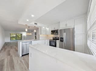 2-bedroom Condo — 3201 Portofino Pt #D3, Coconut Creek, 33066