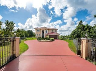 5+1 Müstakil ev — 19520 SW 206th St, Miami, 33187