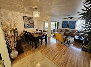 2+1 Condo — 20160 NE 3rd Ct APT 8, Miami, 33179