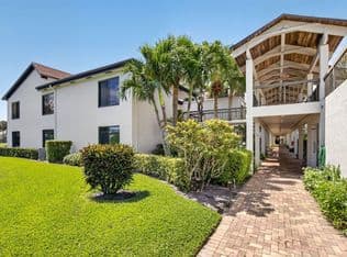 2-bedroom Condo — 900 Greensward Lane #G110, Delray Beach, 33445