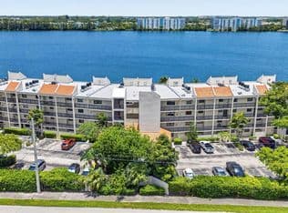 2-bedroom Condo — 117 Lake Emerald Dr APT 408, Oakland Park, 33309