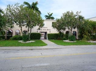 1+1 Condo — 160 NE 8th Ave APT 25A, Hallandale Beach, 33009