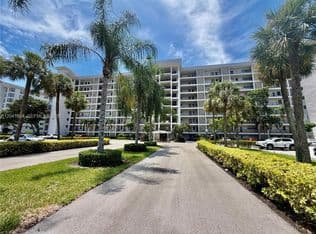 3-bedroom Condo — 3200 N Palm Aire Dr APT 710, Pompano Beach, 33069