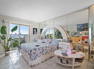 Condo — 7904 West Dr APT 714, North Bay Village, 33141