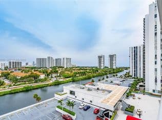 1-bedroom Condo — 3625 N Country Club Dr APT 901, Aventura, 33180
