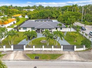 5+1 Müstakil ev — 551 SW 127th Ave, Miami, 33184