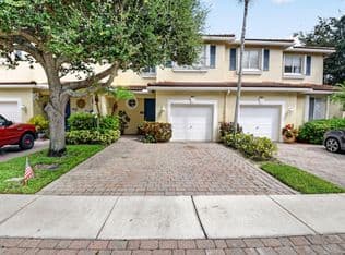 3-bedroom Townhouse — 3085 N EVERGREEN Circle, Boynton Beach, 33426