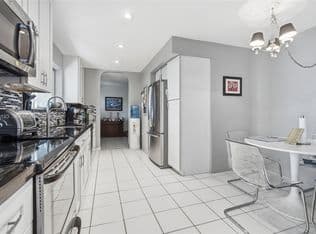 3+1 Müstakil ev — 21221 NE 3rd Ct, Miami, 33179