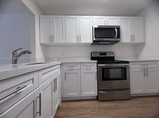 2+1 Condo — 2570 W 67th Pl APT 21-2, Hialeah, 33016