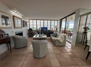 2-bedroom Condo — 1200 Saint Charles Pl APT 618, Pembroke Pines, 33026