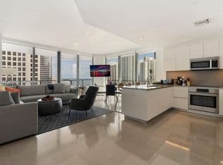 2+1 Condo — 68 SE 6th St APT 2101, Miami, 33131