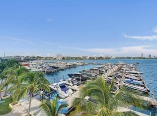 2+1 Condo — 7601 E Treasure Dr APT 717, North Bay Village, 33141