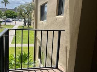 2+1 Condo — 8625 NW 8th St APT 213, Miami, 33126