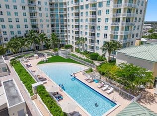 3+1 Condo — 450 N FEDERAL Highway #911, Boynton Beach, 33435