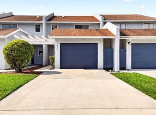 2-bedroom Townhouse — 1633 Woodbridge Lakes Circle #1633, West Palm Beach, 33406