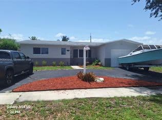 3-bedroom Single-Family Home — 1800 N 55th Ave, Hollywood, 33021