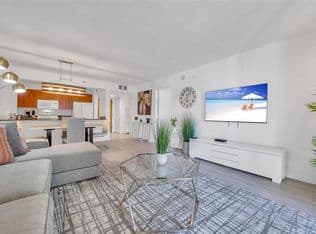 1-bedroom Condo — 1200 Brickell Bay Dr APT 2904, Miami, 33131