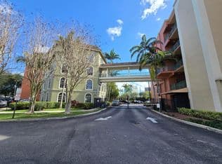 2+1 Condo — 1640 Presidential Way #403, West Palm Beach, 33401