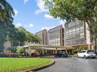 2+1 Condo — 2800 N 46TH Avenue #A404, Hollywood, 33021