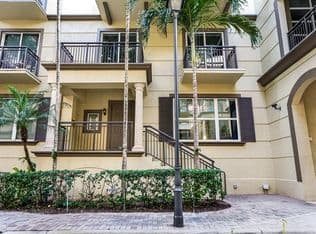 2+1 Townhouse — 2609 NE 14th Avenue #114, Wilton Manors, 33334