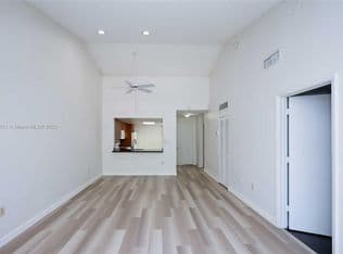 2+1 Condo — 446 SW 113th Way #446, Hollywood, 33025