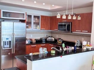 2-bedroom Condo — 3131 NE 188th St #1-809, Aventura, 33180