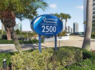 2-bedroom Condo — 2500 Parkview Dr APT 1717, Hallandale Beach, 33009
