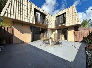 2+1 Townhouse — 5718 57th Way, West Palm Beach, 33409