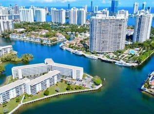 2-bedroom Condo — 3030 Marcos Dr APT T301, Aventura, 33160