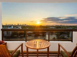 2+1 Condo — 2555 Collins Ave APT 1106, Miami Beach, 33140