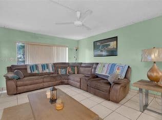 2-bedroom Condo — 1200 Tallwood Ave APT 202, Hollywood, 33021