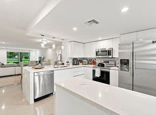 2-bedroom Condo — 2405 Antigua Circle #L1, Pompano Beach, 33066