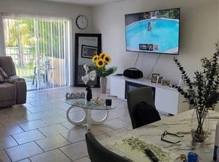 2+1 Condo — 18101 NW 68th Ave APT E105, Hialeah, 33015