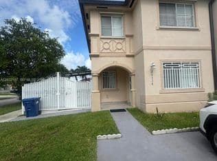 3-bedroom Single-Family Home — 26328 SW 135th Pl, Homestead, 33032