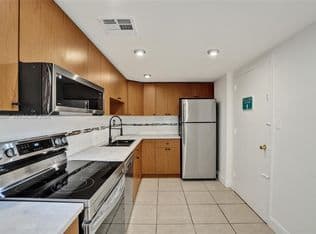 2+1 Condo — 1800 Sans Souci Blvd APT 435, North Miami, 33181