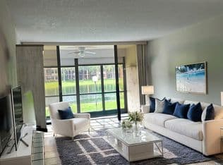 2+1 Condo — 5609 Coral Lake #109, Margate, 33063