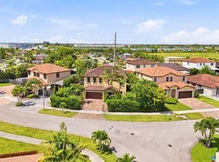 6-bedroom Single-Family Home — 12921 SW 281st St, Homestead, 33033