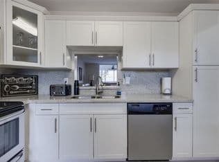 2+1 Condo — 420 NE 12th Ave APT 208, Hallandale, 33009