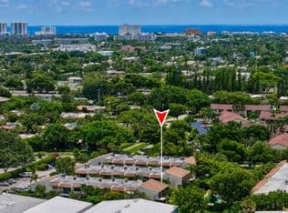 2+1 Condo — 721 SE 1st Way #C11, Deerfield Beach, 33441