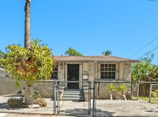 2+1 Müstakil ev — 1053 NW 28th St, Miami, 33127